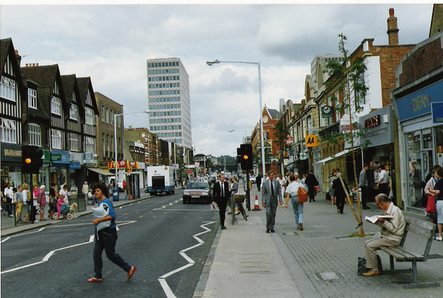 a_busy_morning_at_new_malden-_-_geograph-org-uk_-_292392