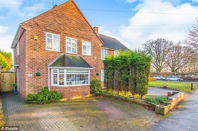 3be4540f00000578-4094330-solihull_in_birmingham_slipped_to_second_place_in_the_annual_res-a-14_1483700100246