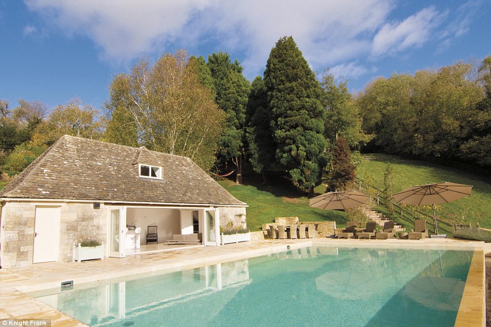 3C0E222900000578-4110416-There_is_a_stunning_outdoor_swimming_pool_and_outhouse_with_huge-a-16_1484206439612