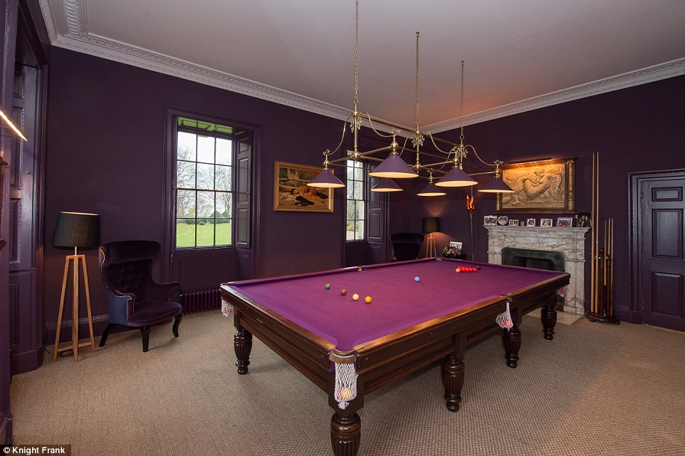 3C0E227100000578-4110416-The_plush_home_boasts_a_games_room_with_a_snooker_table_with_swe-a-12_1484206439609