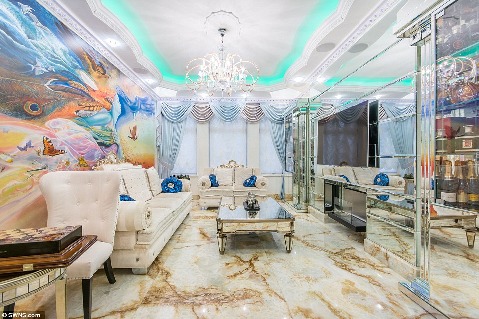 2FE7AF4B00000578-3390046-image-a-9_1452244241809