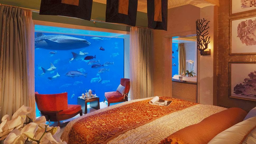 atlantis-the-palm-dubai-resort-is-a-study-in-world-class-luxury-best-decoration-atlantis-the-palm-bedroom-with-aquarium-underwater-passion4luxury