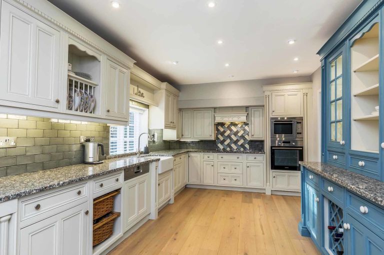gallery-1484649998-sailsbury-road-burton-christchurch-porticomarketing35