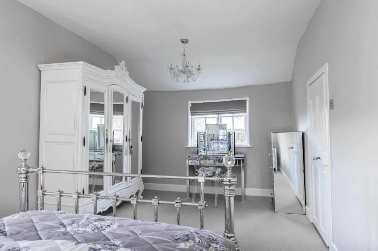 gallery-1484650177-sailsbury-road-burton-christchurch-porticomarketing17